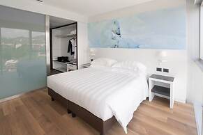 Life Hotel