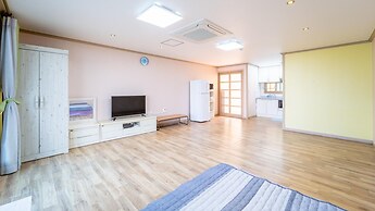 Yeosu Moranggee Pension