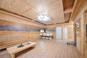 Yeosu Sea and Starnight Pension