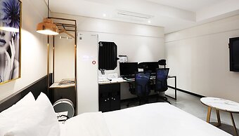 Alma Business Hotel