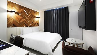 Alma Business Hotel