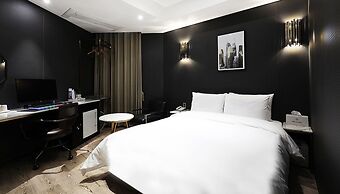 Alma Business Hotel