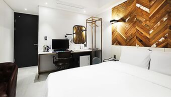 Alma Business Hotel
