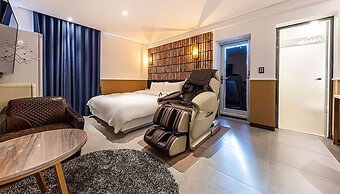 Alma Business Hotel