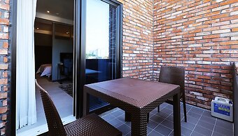 Alma Business Hotel