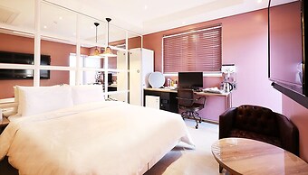 Alma Business Hotel