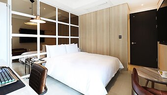 Alma Business Hotel