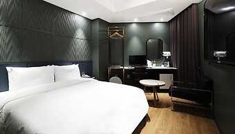 Alma Business Hotel