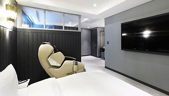Alma Business Hotel