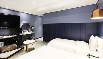 Alma Business Hotel