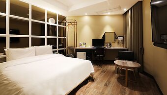 Alma Business Hotel