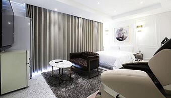 Alma Business Hotel