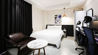 Alma Business Hotel