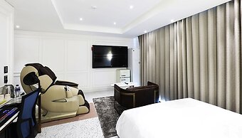 Alma Business Hotel