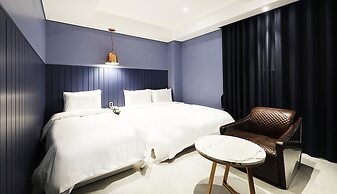Alma Business Hotel
