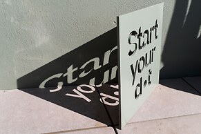 Chic & Basic dot