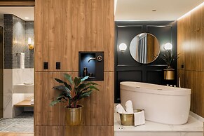 Marquee Hotel