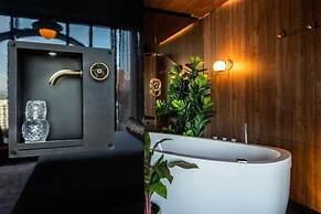 Marquee Hotel