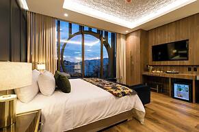 Marquee Hotel