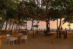 Luxury Beachfront Villa with private pool at Nantipa