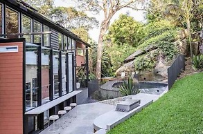 Crane Lodge