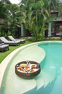 Villa Alice Dua by Villa Finder