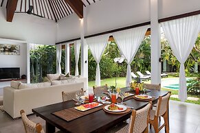 Villa Alice Dua by Villa Finder