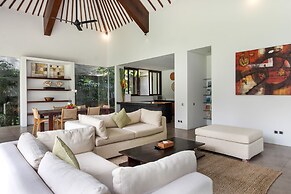 Villa Alice Dua by Villa Finder