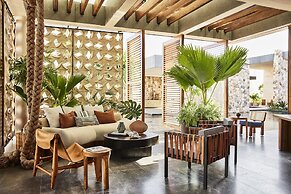 Etéreo, Auberge Collection
