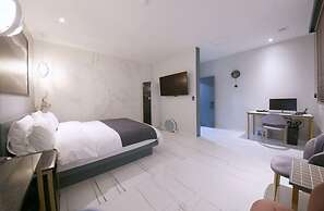 Stay-inn Hotel