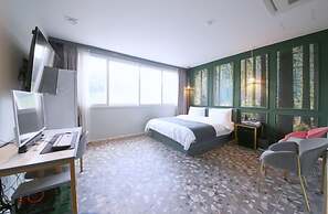 Stay-inn Hotel