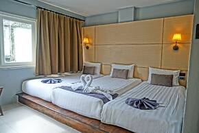 Montree Phuket Hotel
