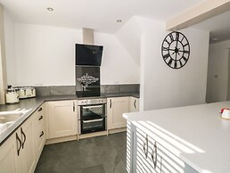 26 Hycemoor Way