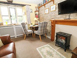 Coln Cottage