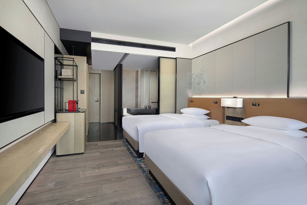 Courtyard by Marriott Luoyang