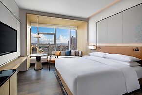 Courtyard by Marriott Luoyang