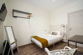 Dobo Azacanes Hostal