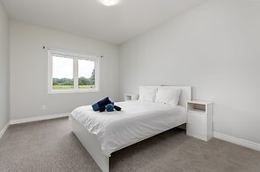 Luxury Bungalow mins Niagara falls & Brock uni