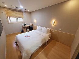 Hotel Raza B