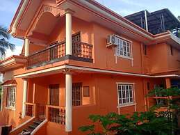 Villa - Sleeps 8 - Garden - Parking - Patio