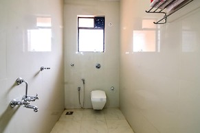 Villa - Sleeps 8 - Garden - Parking - Patio