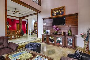 Villa - Sleeps 8 - Garden - Parking - Patio