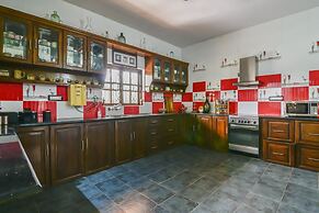 Villa - Sleeps 8 - Garden - Parking - Patio