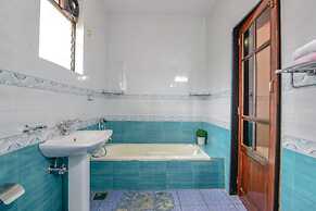Villa - Sleeps 8 - Garden - Parking - Patio