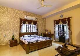Villa - Sleeps 8 - Garden - Parking - Patio