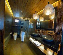 SINAE Phuket Luxury Hotel
