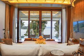 SINAE Phuket Luxury Hotel