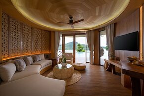 SINAE Phuket Luxury Hotel