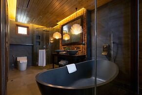 SINAE Phuket Luxury Hotel