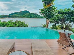 SINAE Phuket Luxury Hotel